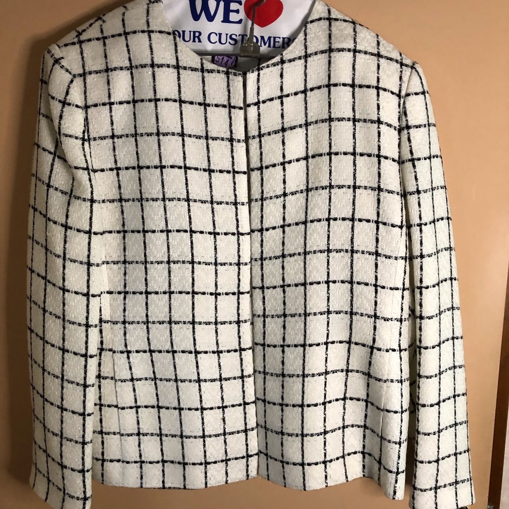 Karen Scott Suit